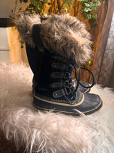 Load image into Gallery viewer, Sorel "Joan of Arctic" Women's Waterproof Boots (Size 9)
