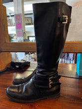 Load image into Gallery viewer, Leather Boots (Size 8.5)
