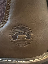 Load image into Gallery viewer, Storm Mountain Winter Chelsea Boots (Size 10)
