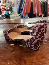 Charger l'image dans la galerie, Animal Print Block Wrap Heels (Size 9.5W)
