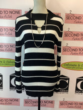 Load image into Gallery viewer, 99Jane Street Striped Top (Size L)
