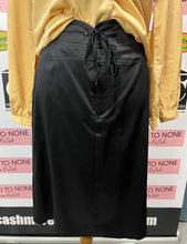 Load image into Gallery viewer, Black Satin Pencil Skirt (Size 10/UK 14)
