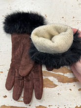 Charger l'image dans la galerie, Brown Pigskin Wool Lined &amp; Fur Trim Leather Gloves (Size 6.5)
