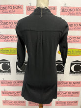 Load image into Gallery viewer, Black Cotton Button Front Top (Size M)

