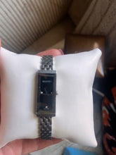 Cargar imagen en el visor de la galería, Authentic Gucci Frameless Watch
