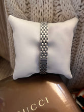 Cargar imagen en el visor de la galería, Authentic Gucci Frameless Watch
