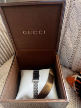Cargar imagen en el visor de la galería, Authentic Gucci Frameless Watch
