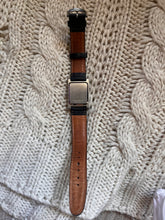 Cargar imagen en el visor de la galería, Vintage "Hamilton Spectator" Leather Watch
