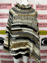 Cargar imagen en el visor de la galería, Multi Tone Handknit Poncho (One Size)
