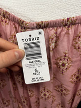 Load image into Gallery viewer, NWT Torrid Boho Cut Out Floral Dress (Size 2X/Torrid 2)

