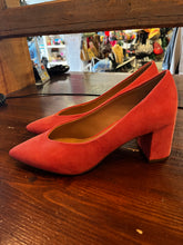 Load image into Gallery viewer, Barbie Pink Pumps (Size 8)
