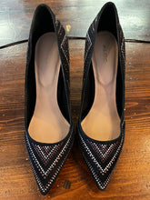 Load image into Gallery viewer, Aldo Disco Pumps (Size 8)
