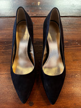Load image into Gallery viewer, Black Suede Jessica Pumps (Size 8)
