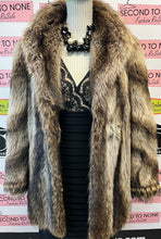 Charger l&#39;image dans la galerie, W. Kindy Simcoe Multi Tone Fur Coat (Size M/L)

