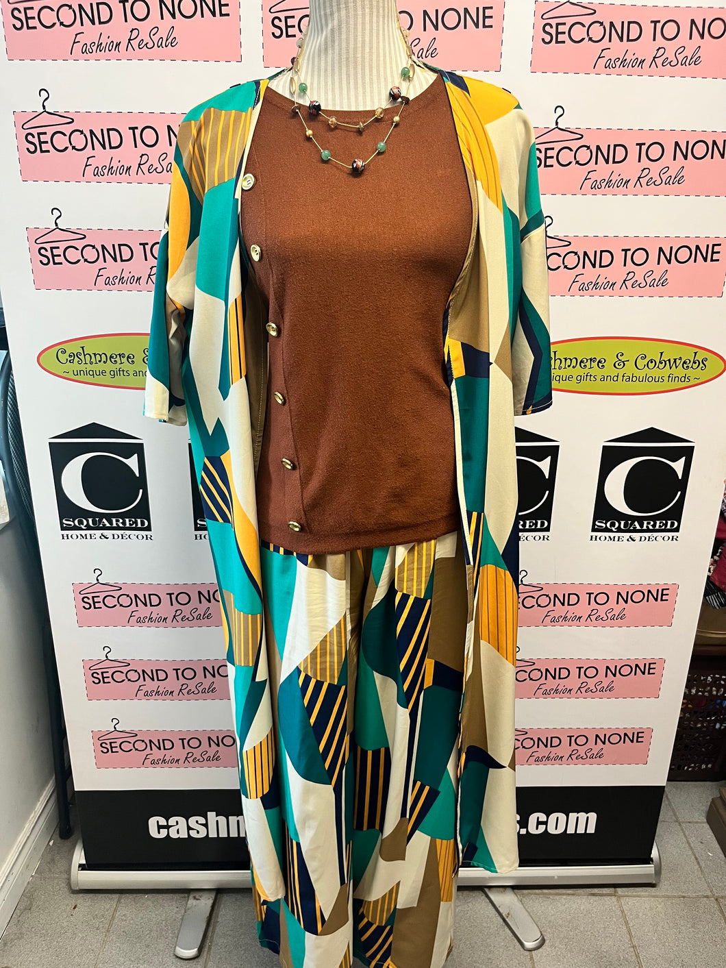 Multi-Patterned 2-Piece Pant/Duster Set (Size M)