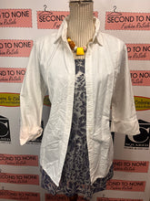 Charger l'image dans la galerie, Northern Reflections White Button Down (Size L)
