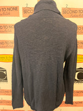 Charger l'image dans la galerie, NWT Navy Snowflake Turtleneck Sweater (Size M)
