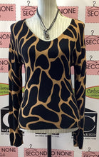 Load image into Gallery viewer, Giraffe Print Top (M)
