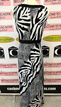 Charger l&#39;image dans la galerie, B&amp;W Mixed Print Maxi Dress (Size 12)
