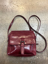 Cargar imagen en el visor de la galería, Nine West Maroon Crossbody Purse
