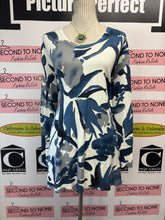 Charger l'image dans la galerie, NWT Fashion Village Tunic (Size L/XL)
