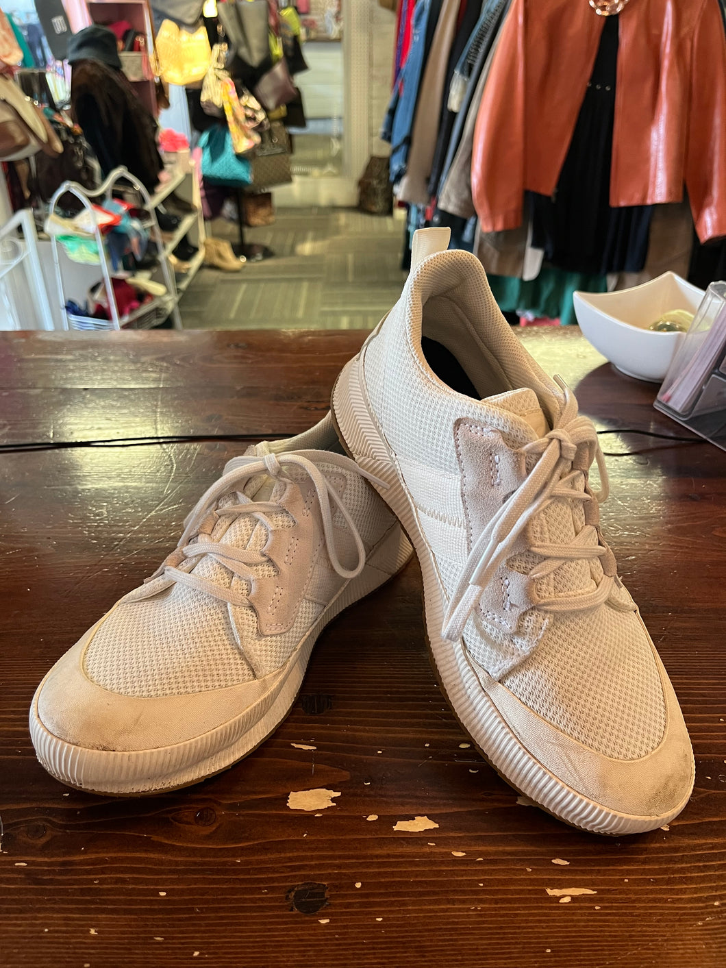 Sorel ‘Out ‘N About’ Waterproof Sneakers (Size 9)