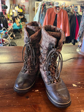 Charger l'image dans la galerie, Coach Signature Monogram ‘Shaine’ Winter Boots (Size 9)
