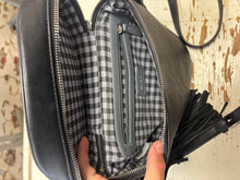 Cargar imagen en el visor de la galería, Lily &amp; Ivy Synthetic Leather Bucket Bag
