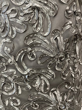 Cargar imagen en el visor de la galería, Laura Petites Grey Ribbon Embroidered Full Length Gown (Size 6P)
