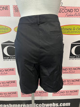Load image into Gallery viewer, NWT Black IZOD Stretch Shorts (Size 16)
