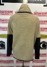 Cargar imagen en el visor de la galería, Papillon Double Contrast Zip Up Sweater (Size L)
