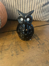 Cargar imagen en el visor de la galería, Black Owl Tea-Light Holder
