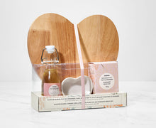 Charger l&#39;image dans la galerie, Heart-Shaped Bread Board Kit
