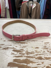 Cargar imagen en el visor de la galería, Sparkly Pink Leather Belt (Size M)
