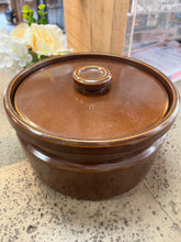 Cargar imagen en el visor de la galería, Antique Wedgewood Crockery Bean Pot
