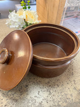 Cargar imagen en el visor de la galería, Antique Wedgewood Crockery Bean Pot
