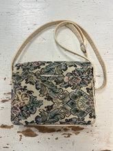 Cargar imagen en el visor de la galería, Vintage Embroidered Crossbody Purse
