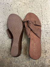 Load image into Gallery viewer, Italian Shoemakers Brown Strappy Wedges (Size 8)

