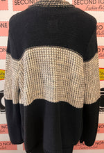 Load image into Gallery viewer, Two Tone Knit Fringe Sweater (Size L/XL)
