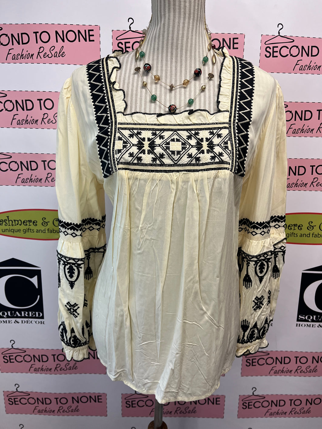 NWT Embroidered Boho Blouse (Size L)