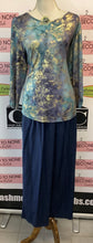 Load image into Gallery viewer, Alia Petite Gold Leaf Long Sleeve (Size Petite L)
