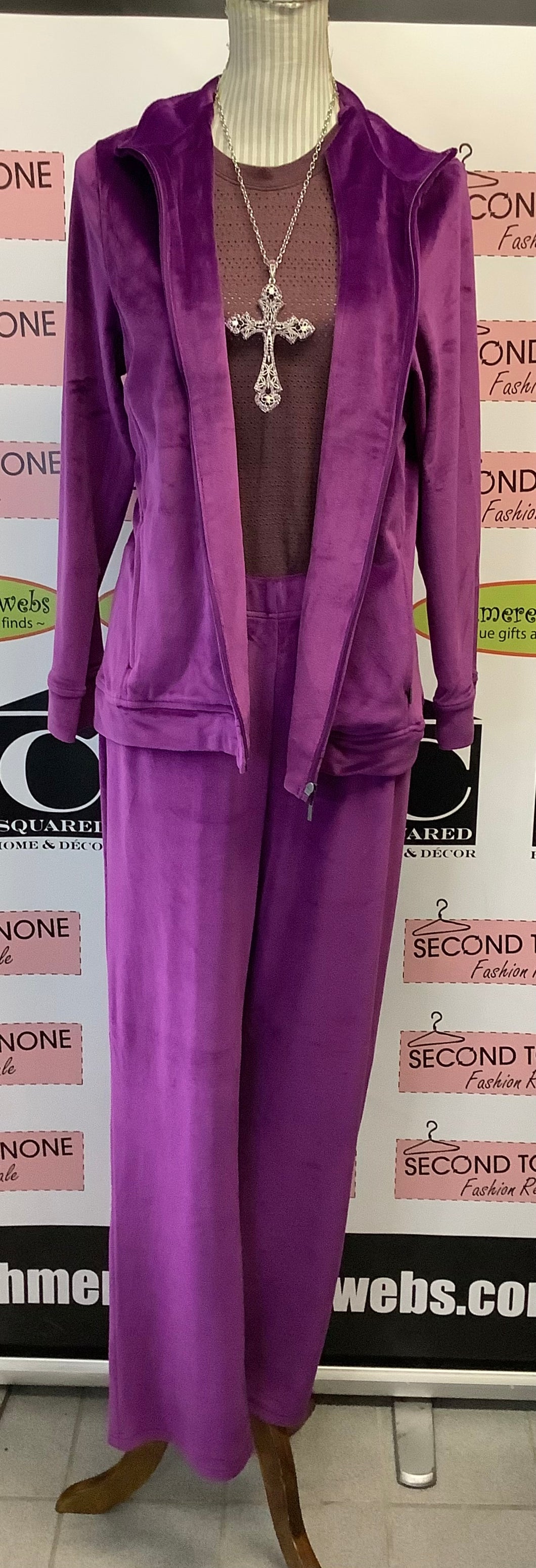 NWT Northern Reflections 2PC Velour Set (Size M)