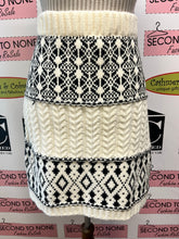 Cargar imagen en el visor de la galería, Chunky Knit Skirt (Size L)
