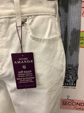 Load image into Gallery viewer, NWT Amanda White Classic Rise Jeans (Size 10)
