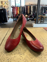 Load image into Gallery viewer, Taos Cherry Red Leather Shoes (Size 8)
