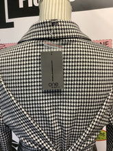 Cargar imagen en el visor de la galería, NWT Houndstooth 2 Pc Pant Set (Size XS)
