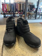 Load image into Gallery viewer, Clinic Extra Black Winter Boots (Size 9W)
