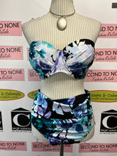 Load image into Gallery viewer, NWT Calvin Klein Floral Bikini (Size XL)

