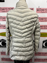 Load image into Gallery viewer, Light Grey Puffer Jacket (Size L)
