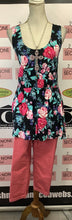 Load image into Gallery viewer, Torrid Floral Plunge Tank (Size 2 Plus)
